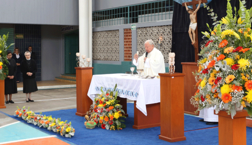 Eucaristía bodas de oro IAJC