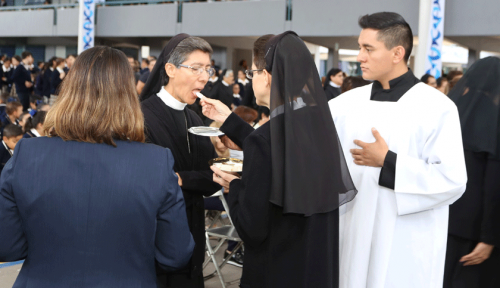 Eucaristía bodas de oro IAJC